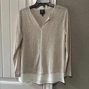Bobeau Cream Fitted Asymmetrical 3/4 Sleeve Blouse